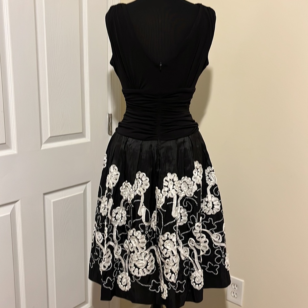 Gorgeous S.L Fashions Floral Dress size 6